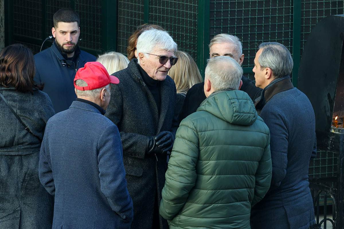 Sahrana oca Zvezdana Terzica (7).jpg