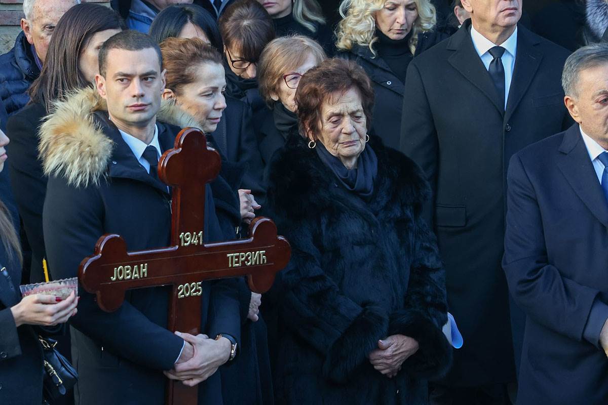 Sahrana oca Zvezdana Terzica (11).jpg