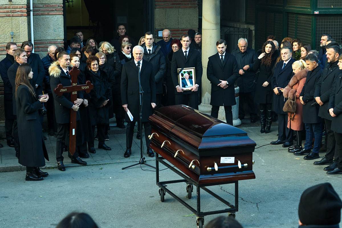 Sahrana oca Zvezdana Terzica (13).jpg