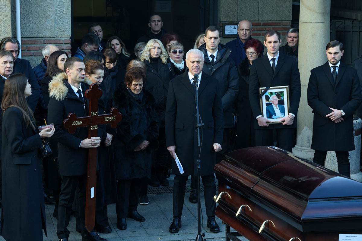 Sahrana oca Zvezdana Terzica (14).jpg