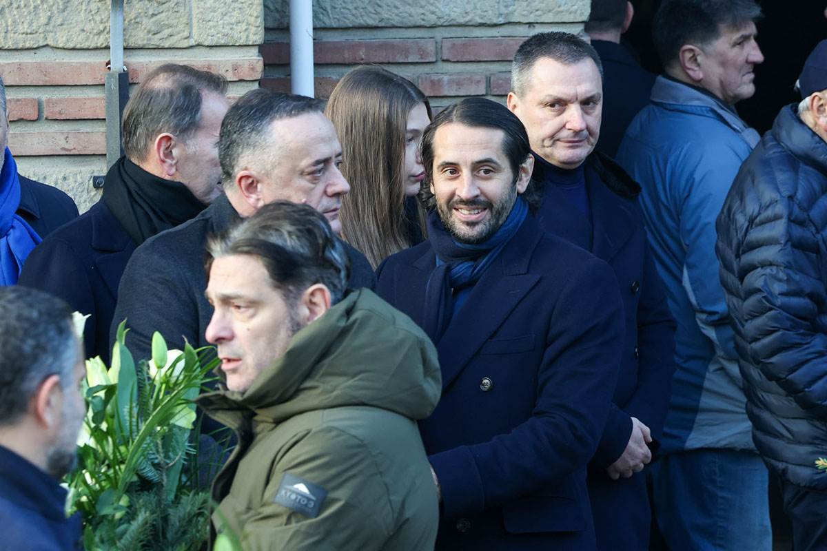 Stefan Babobić i Aleksandar Antić na sahrani oca Zvezdana Terzića Jovana Terzić