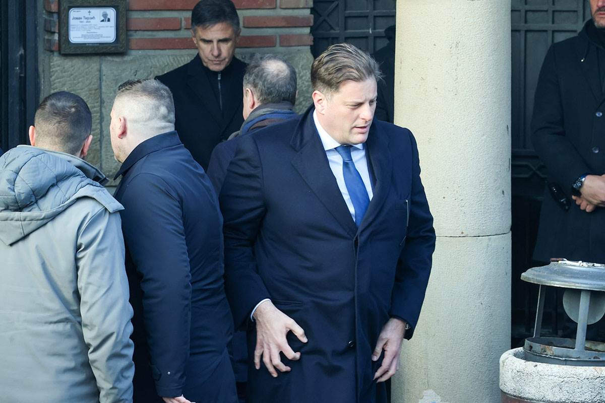 Sahrana oca Zvezdana Terzica (19).jpg