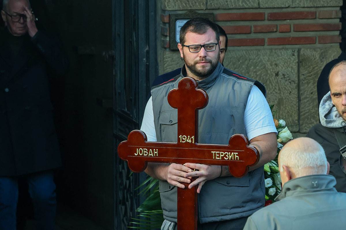 Sahrana oca Zvezdana Terzica (26).jpg