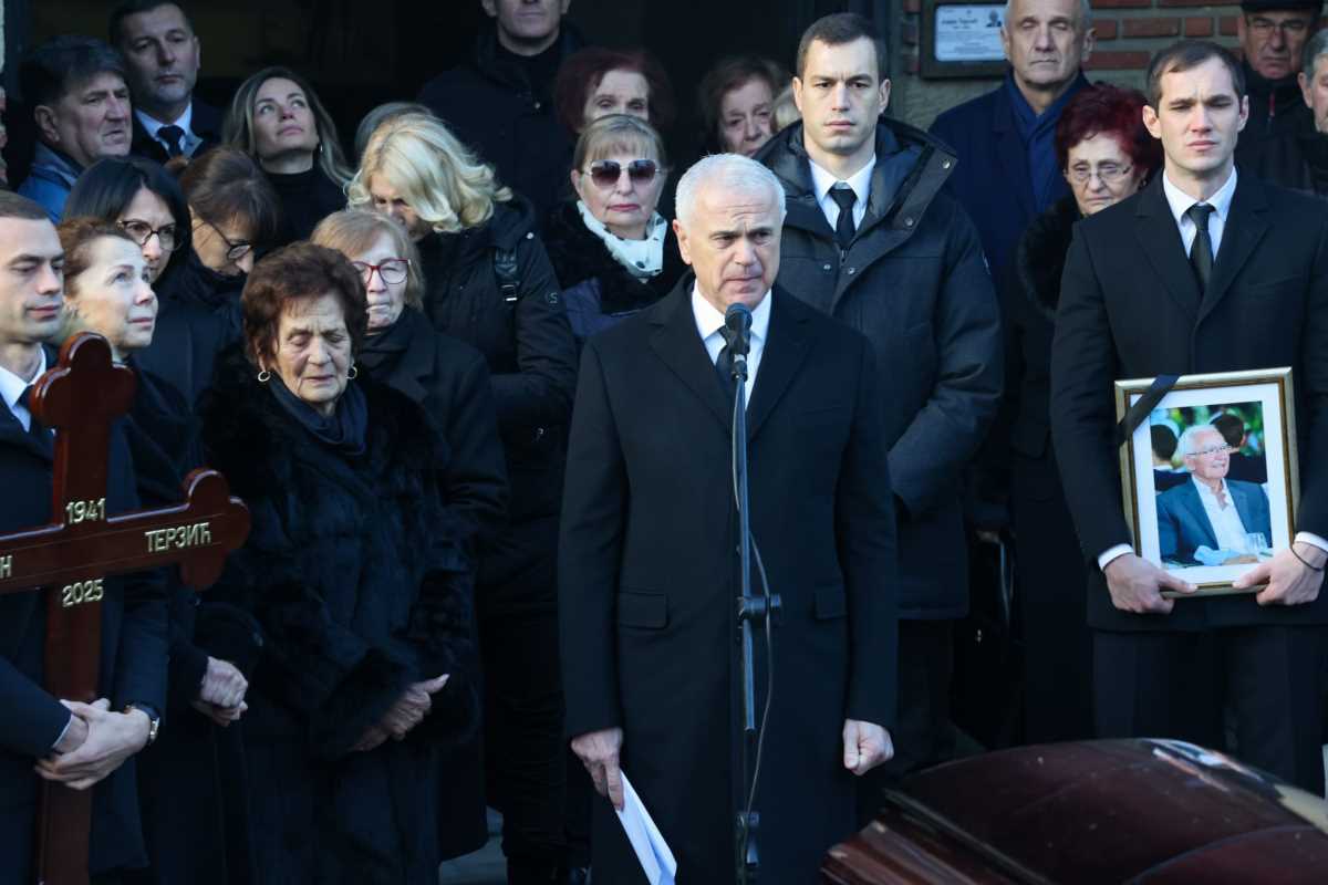 Zvezdan Terzić drži govor na sahrani svog oca Jovana Terzića