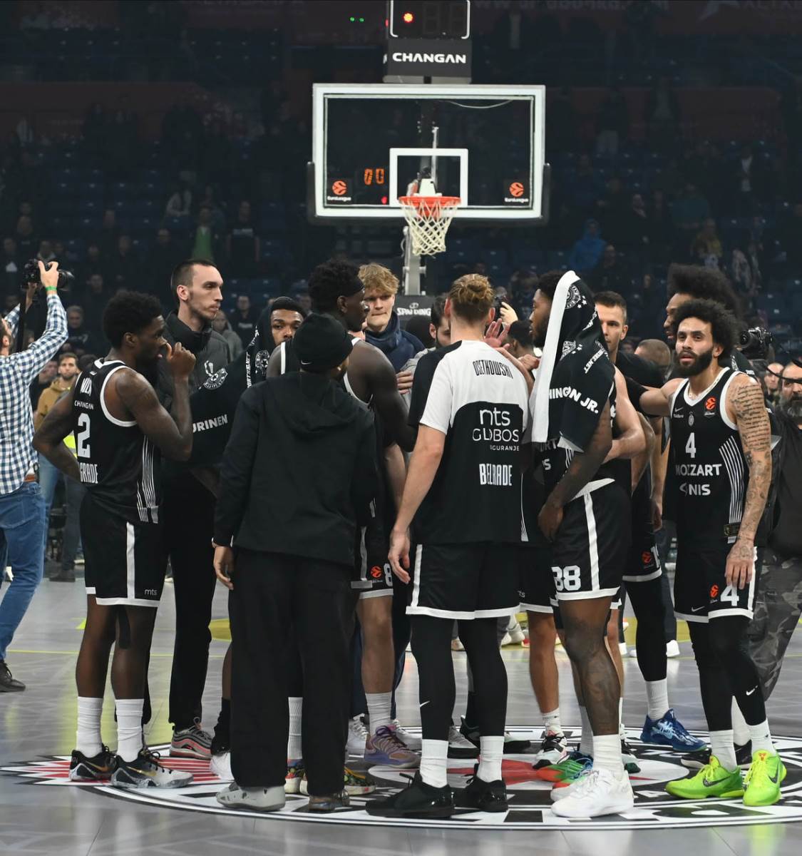 košarkaši Partizana (1).jpg