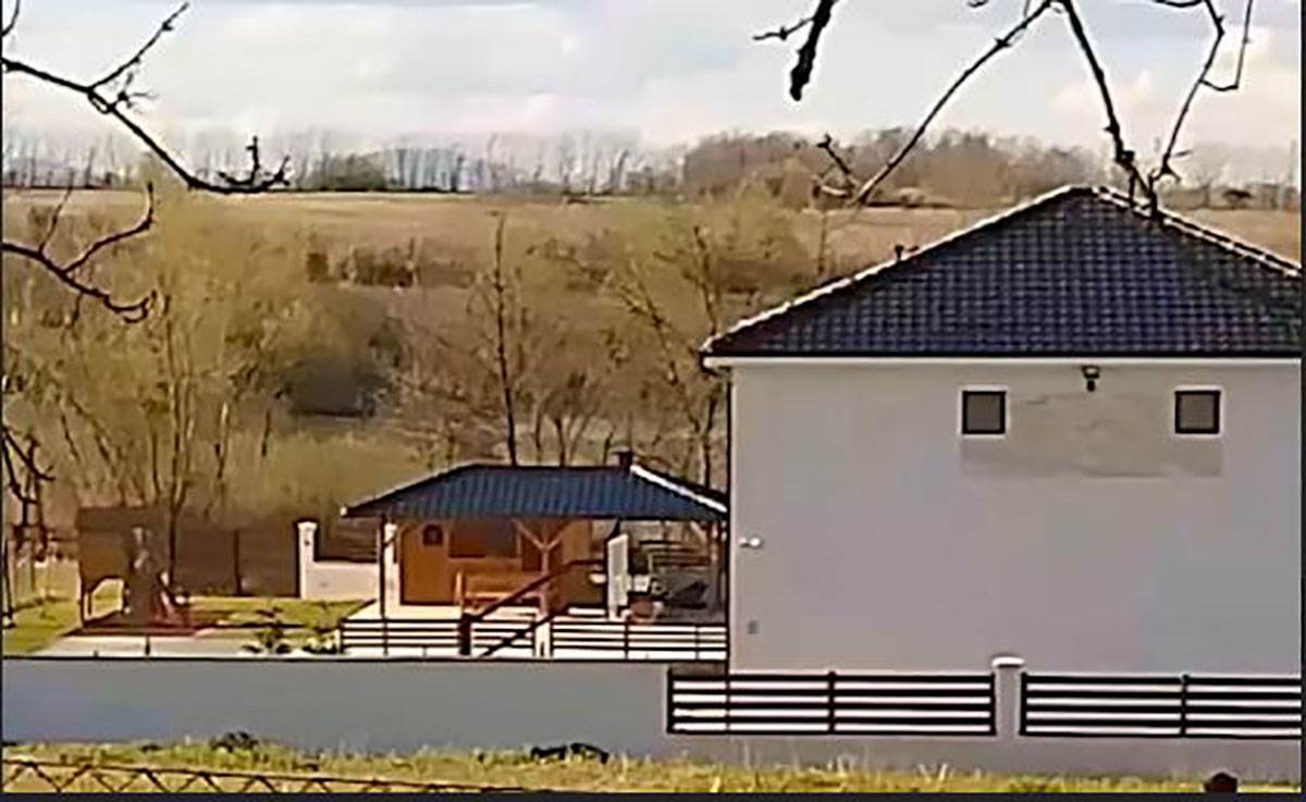 Adil Maksutović vila nadomak Beograda (1).jpg