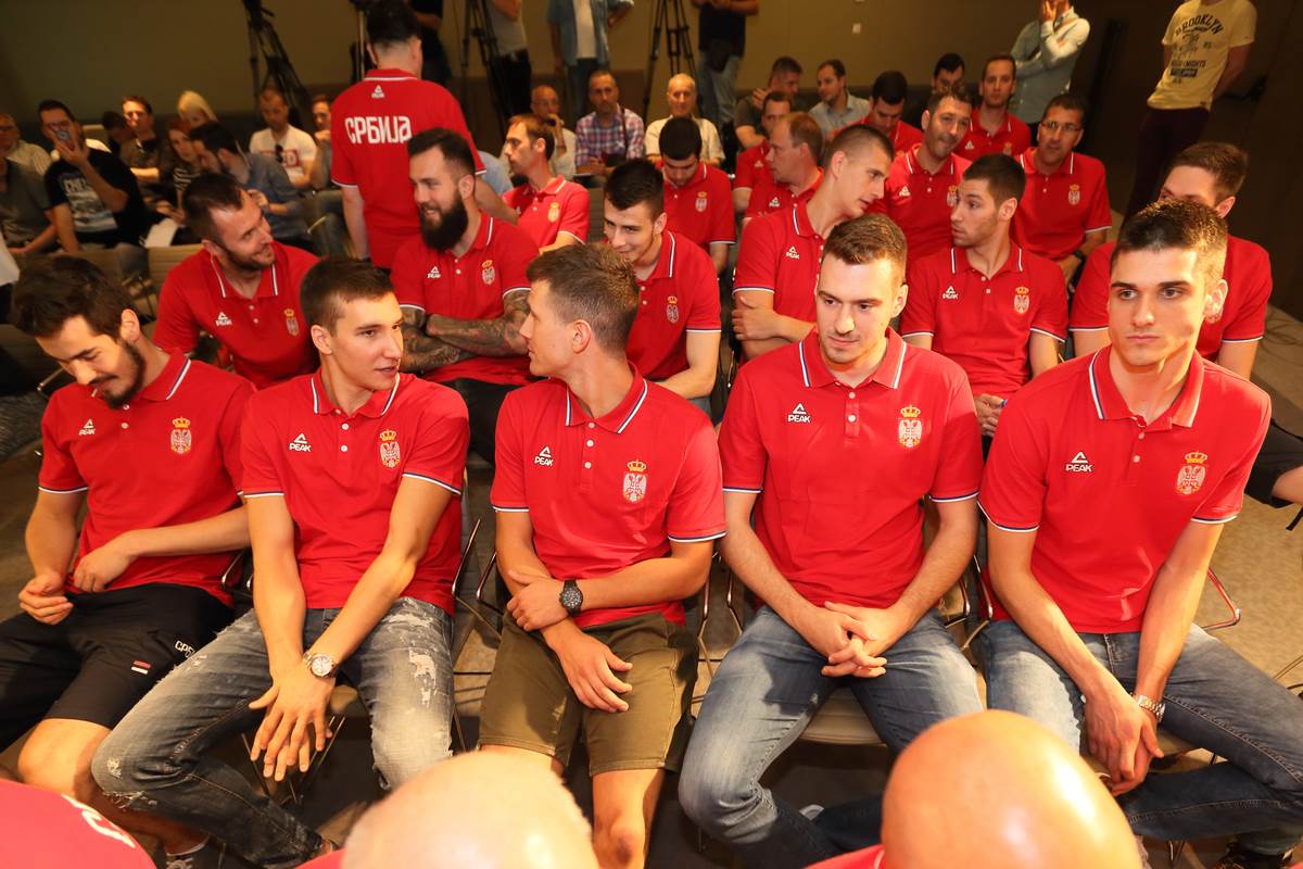 Nikola Kalinić, Rade Zagorac, Marko Gudurić, Bogdan Bogdanović i Nemanja Nedović u reprezentaciji Srbije