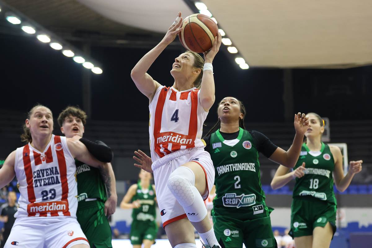 Ivana Katanić daje koš protiv Panatinaikosa