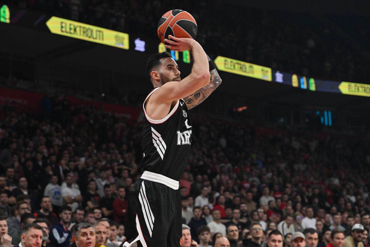 Crvena Zvezda - Virtus Bolonja (2).jpg