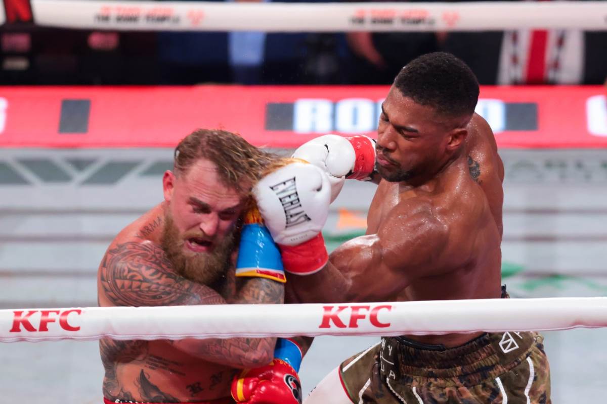 Nekadašnji bokser Entoni Džošua savladao je bivšeg jutjubera Džejka Pola