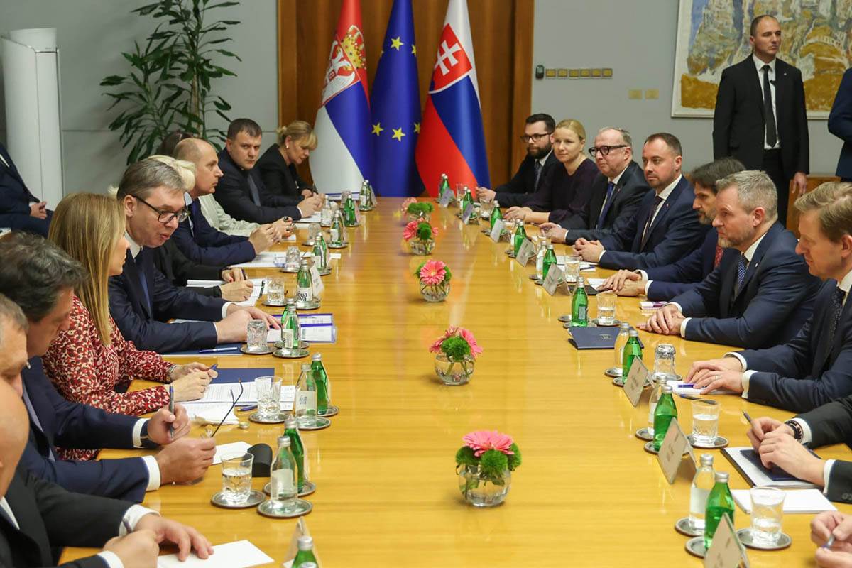 Aleksandar Vučić i Peter Pelegrini (10).jpg