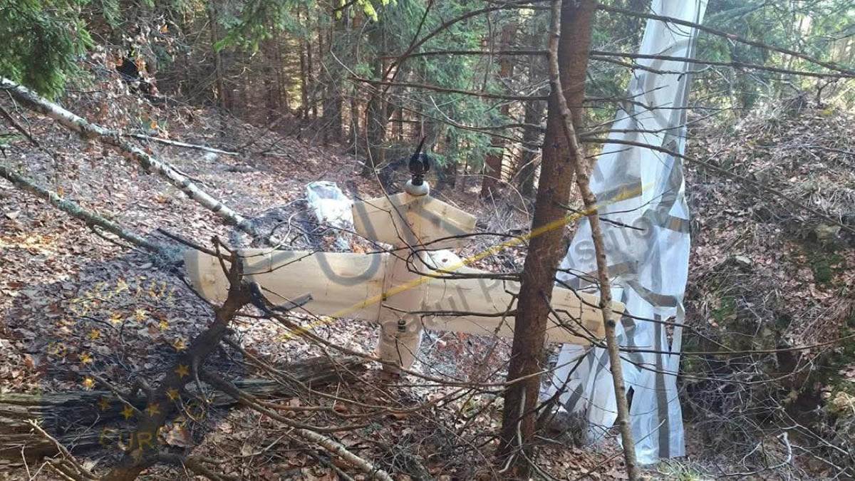 G8siKpRaMAAllTZ copy.jpg