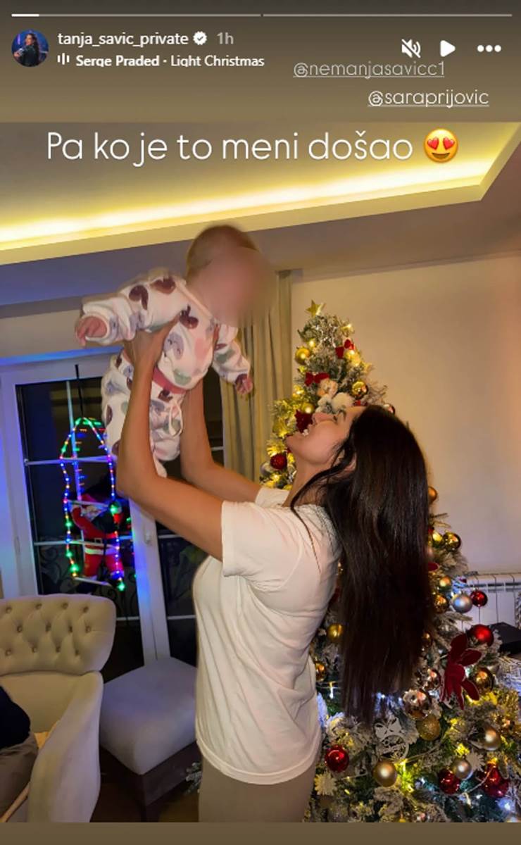 Tanja Savić ugostila brata i snajku u domu (1).jpg