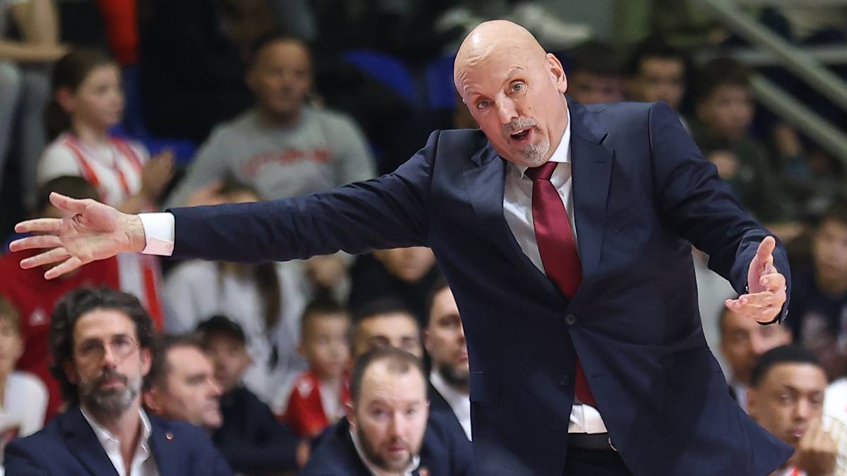 Saša Obradović vodi Zvezdu na utakmici Evrolige