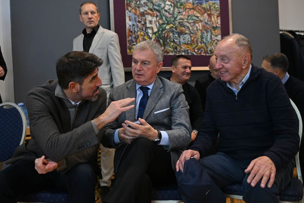 Veljko Paunović, Milovan Đorić i Ljubiša Tumbaković na obnovi licence trenera FSS