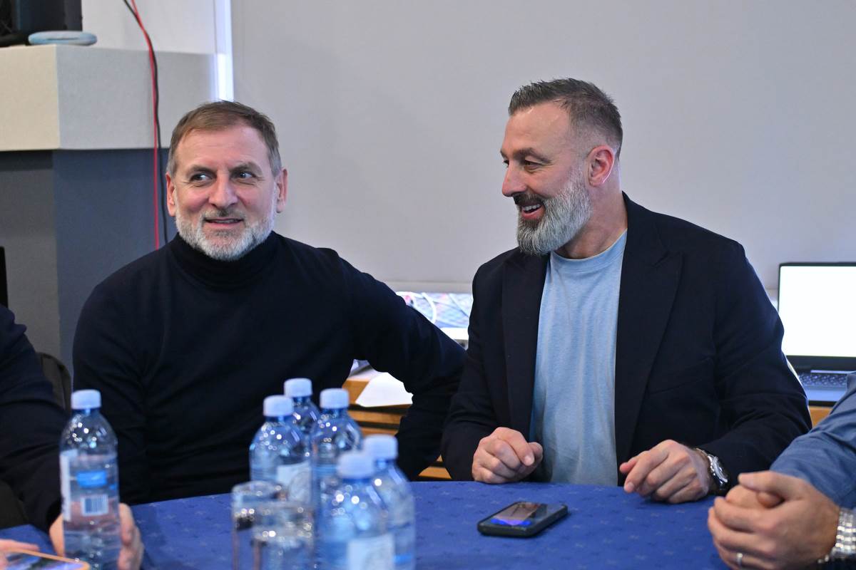 Bratislav Živković i Nenad Sakić na obnovi UEFA licence FSS