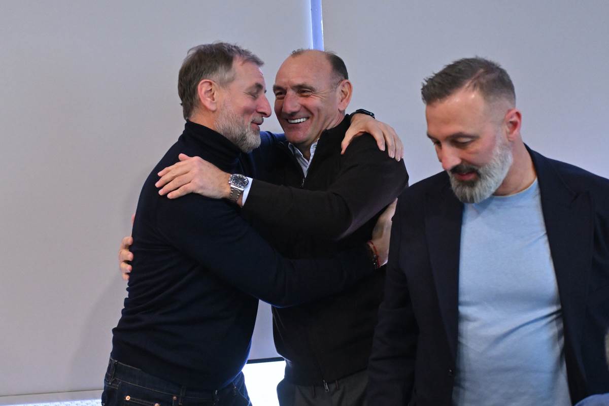 Pozdrav Bratislava Živkovića i Nebojše Miloševića na obnovi FSS licence