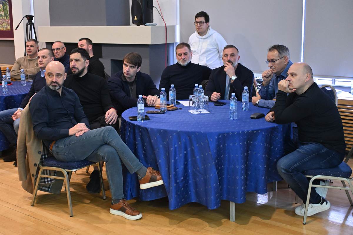 Srpski treneri na obnovi UEFA pro licence FSS