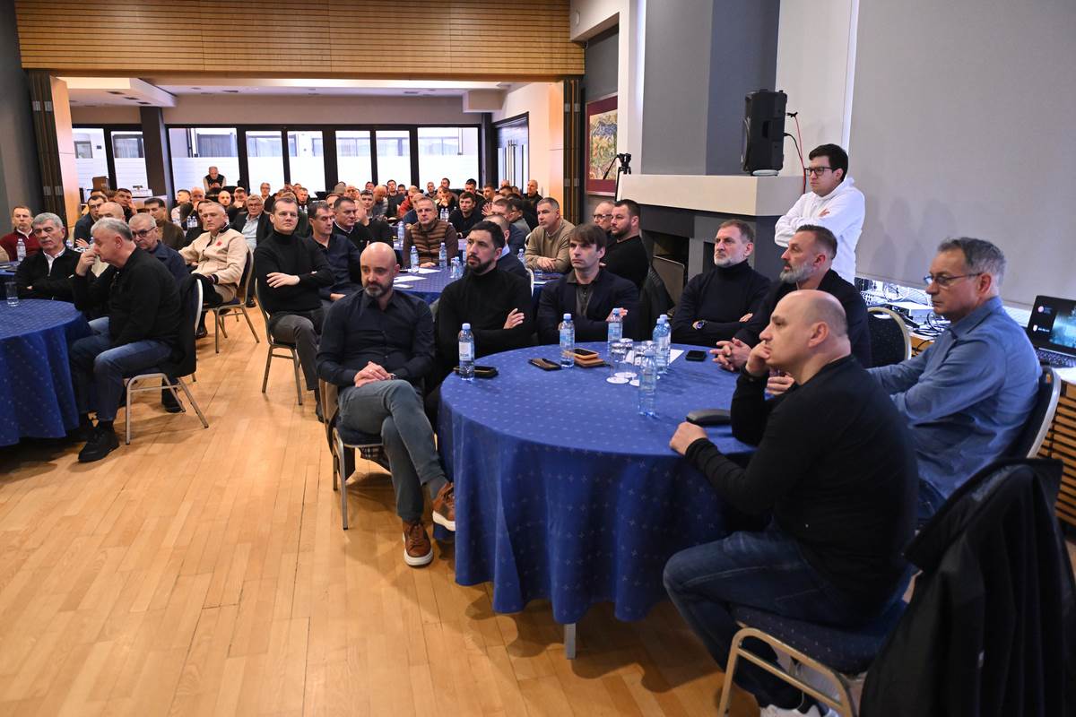 Obnova UEFA Pro licence u FSS