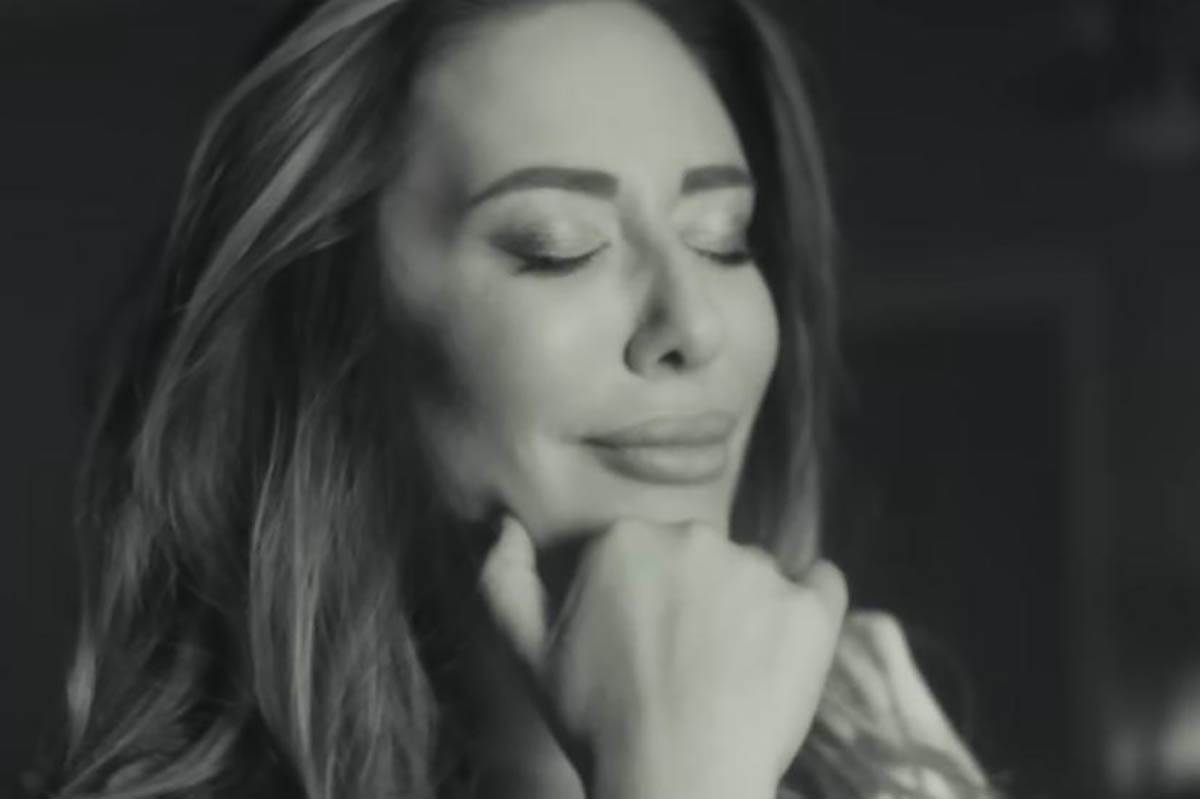 Ana Nikolić Nije mi 22 (6).jpg