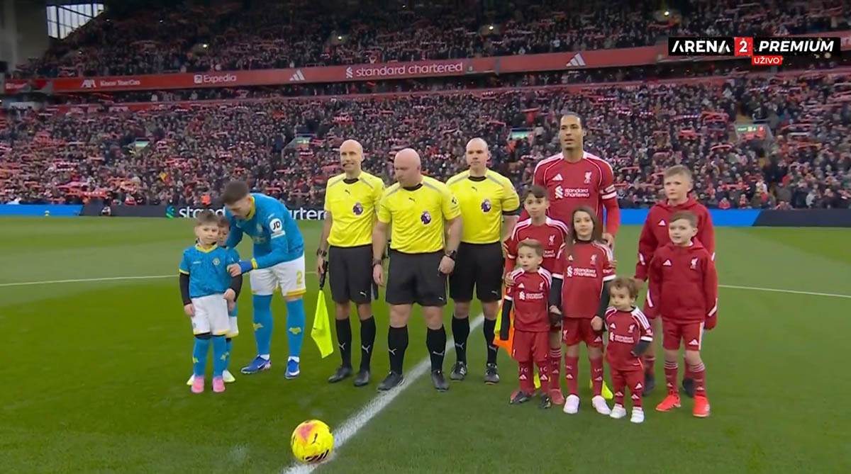 Deca i supruga Dijoga Žote na Enfildu  (4).jpg