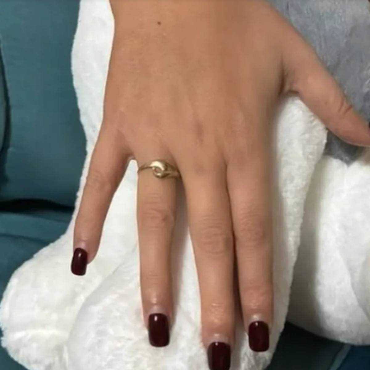 Verila se Ava Karabatić, pokazala prsten nakon blama sa AI dečkom