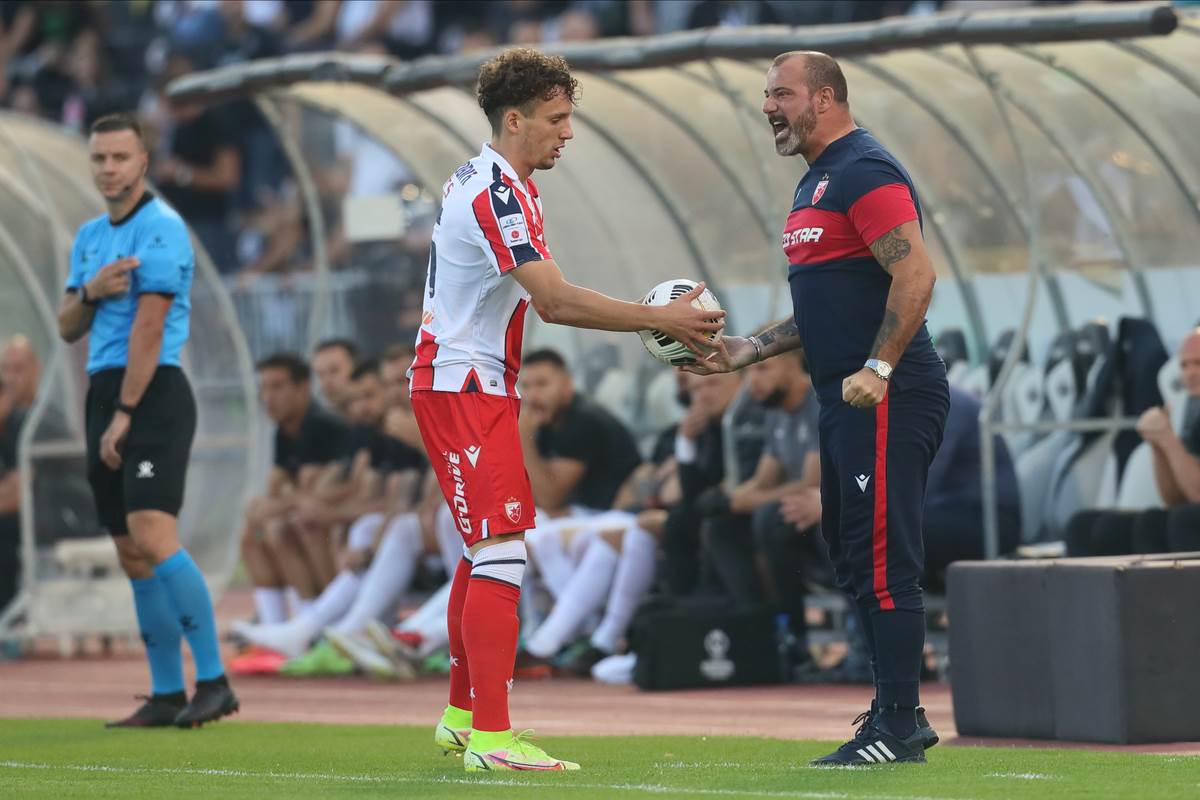 Dejan Stanković i Strahinja Eraković na derbiju Zvezda Partizan