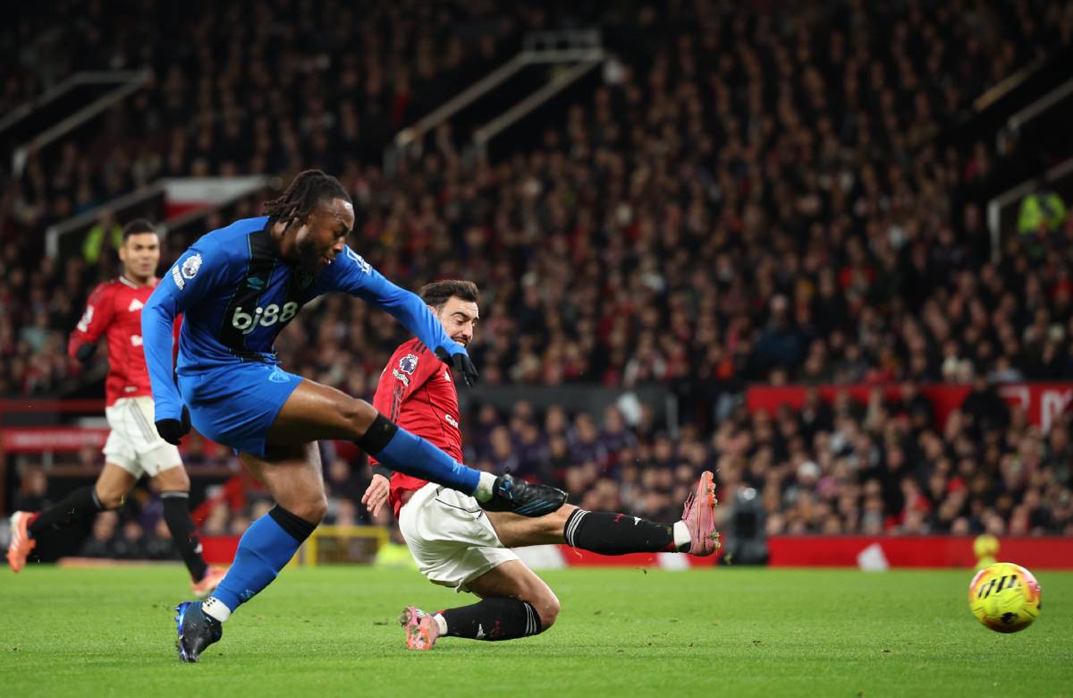 Antoan Semenjo daje gol na Bornmut Mančester junajted