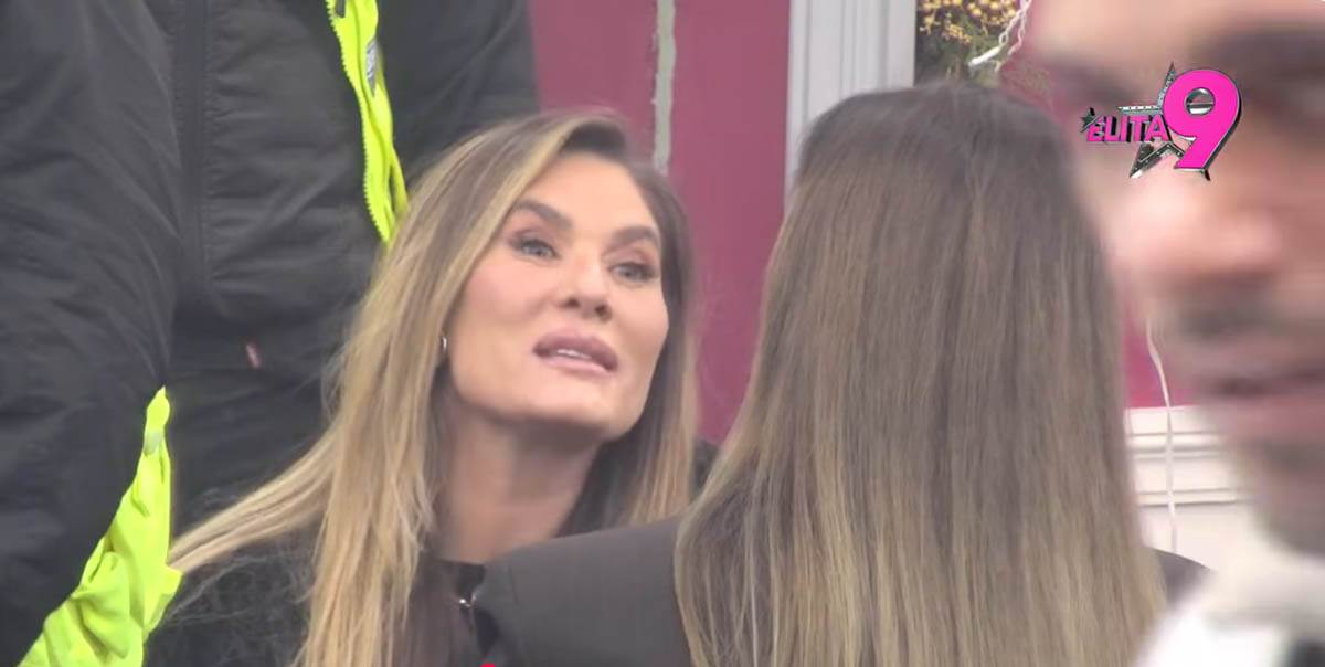 Haos u Eliti, Ana Ćurčić ušla kao podrška, usledio žestok okršaj sa Kačavendom: Bivše kume se polivale i "čašćavale"