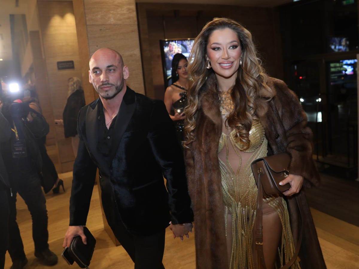 Tea Tairovic nastup u hotelu Metropol (16).jpg