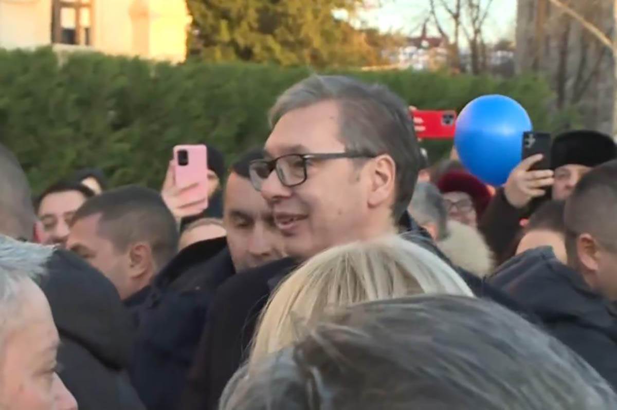 Aleksandar Vučić u Božićnom seocetu (5).jpg