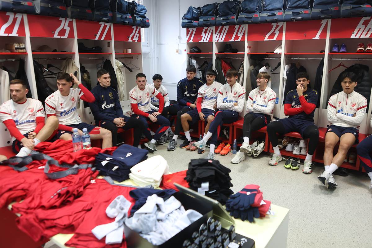 Svlačionica Zvezde na početku priprema