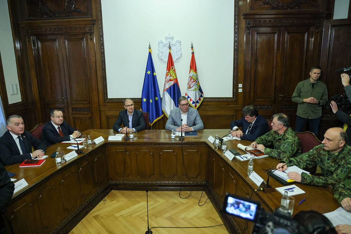 Sednica na kojoj presedava Vučić (6) copy.jpg