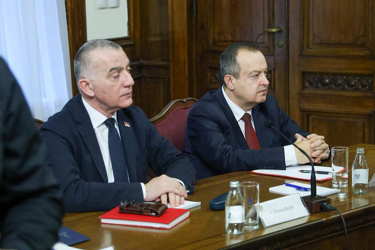 Sednica na kojoj presedava Vučić (14) copy.jpg