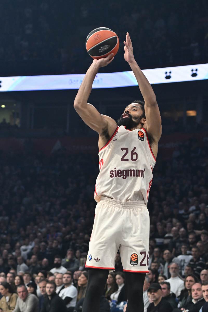 Spenser Dinvidi šutira u Beogradskoj areni protiv Partizana