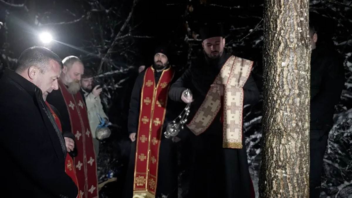 Seča badnjaka (8).jpg