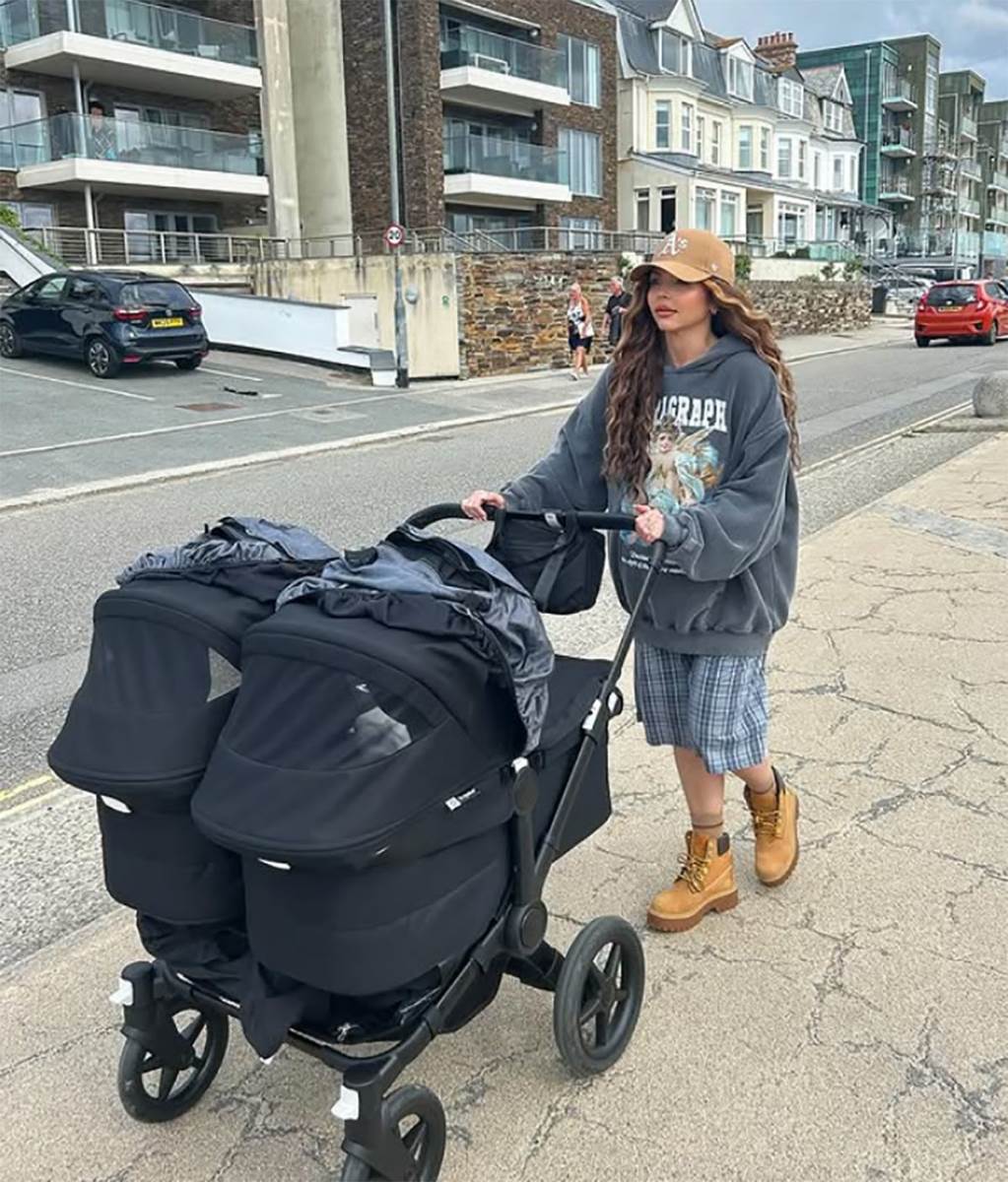 Džesi Nelson sa mužem i ćerkama (2).jpg