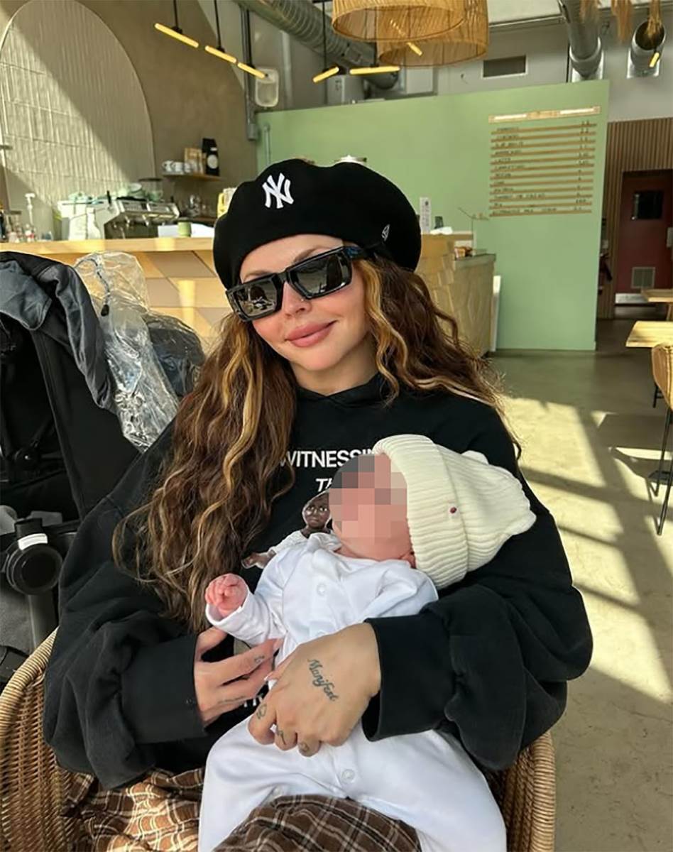 Džesi Nelson sa mužem i ćerkama (3).jpg