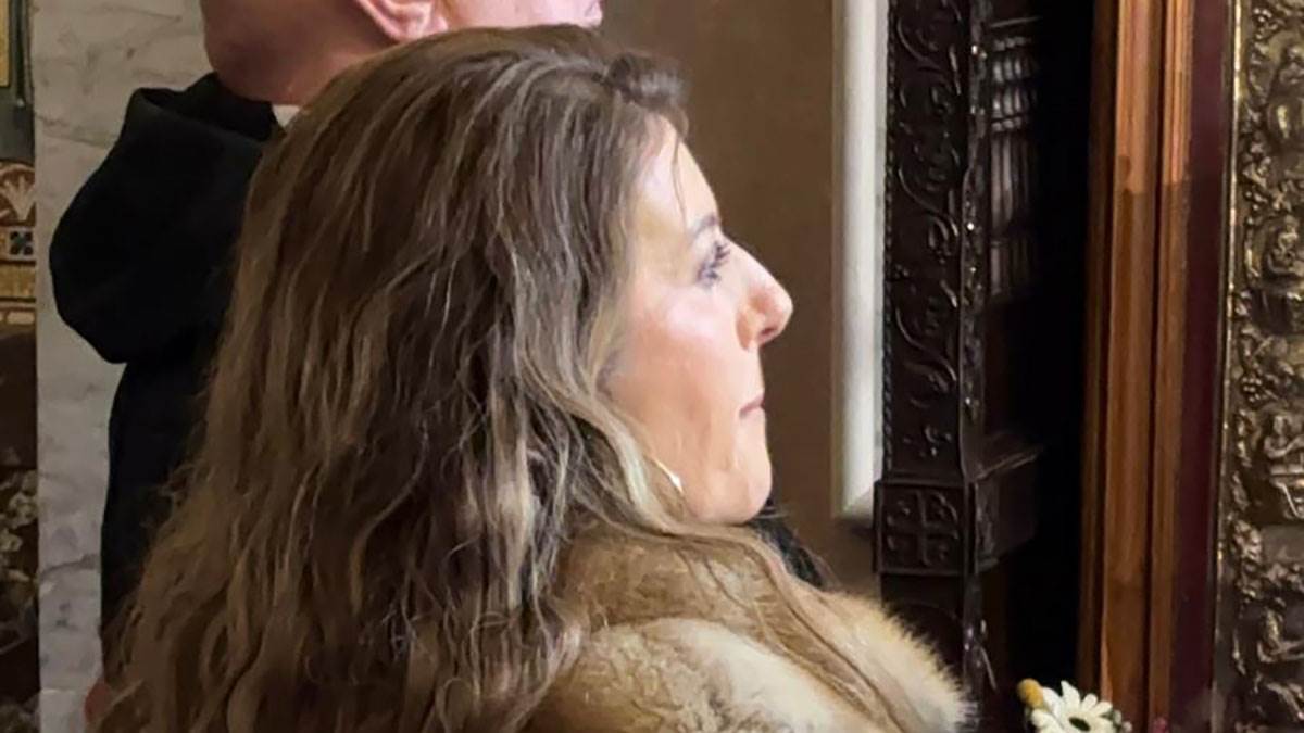 Viki Miljkovic i Taske na bozicnoj liturgiji u Hramu Svetog Save (1).jpg