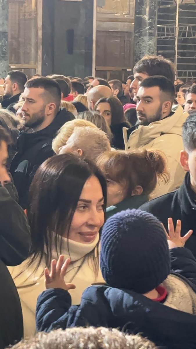 Ceca na pričestu i božićnoj liturgiji sa unucima u Hramu Svetog Save (3).jpg