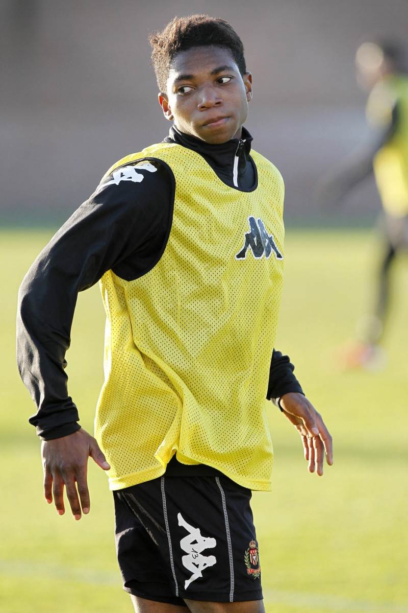 Lamiš Musonda bivši fudbaler Čelsija u dresu Mehelena