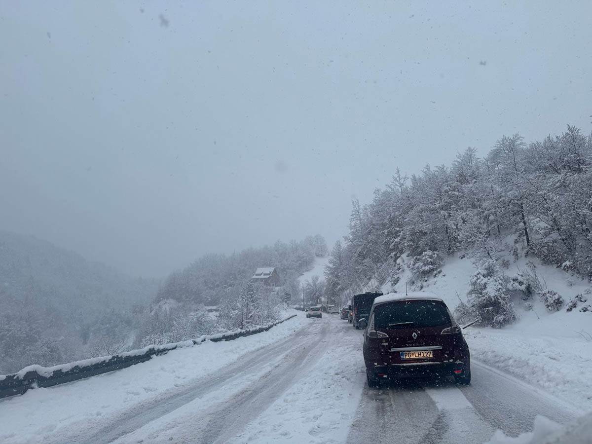 Snežna oluja kod Nove Varoši 3.jpg