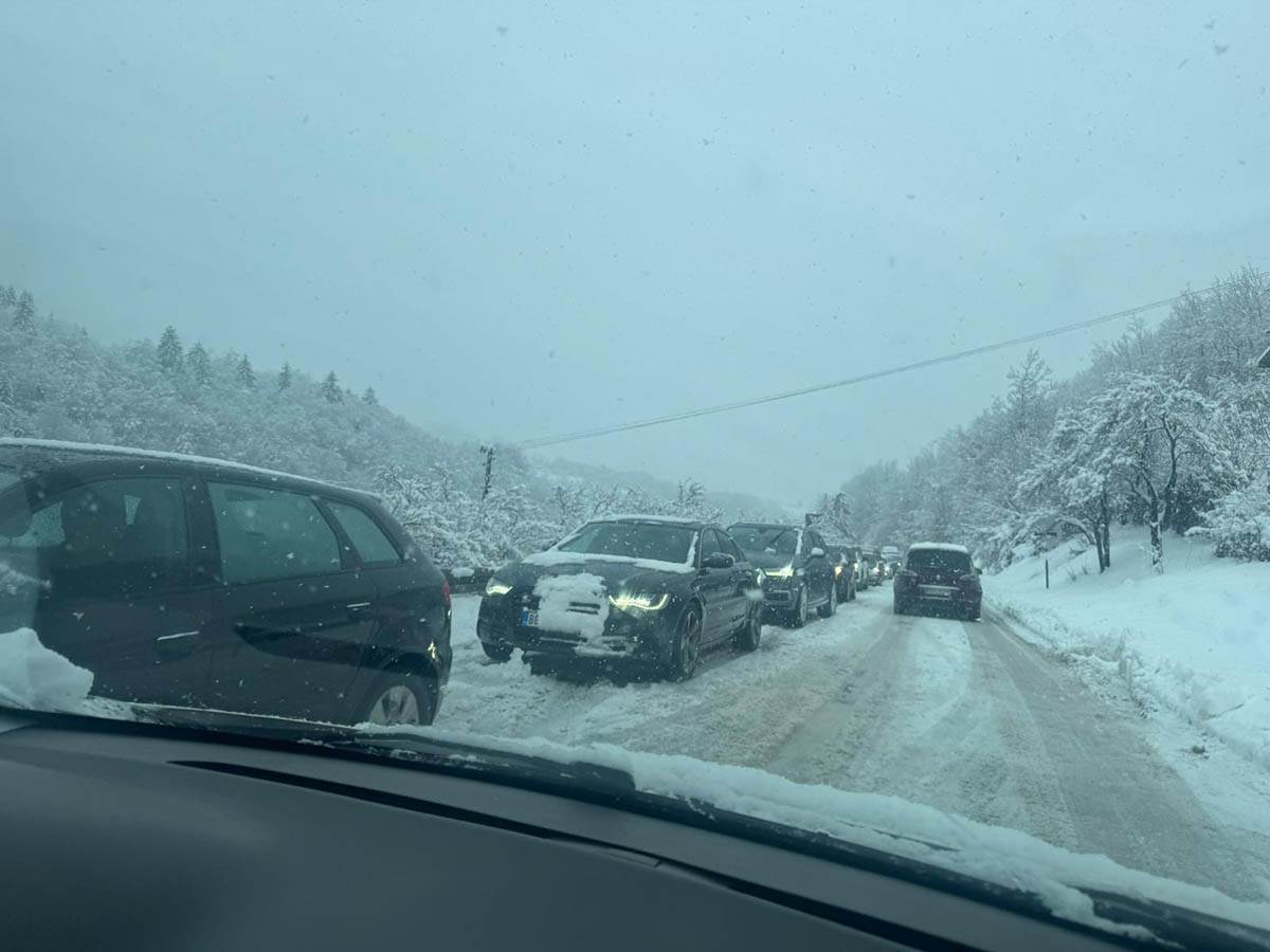 Snežna oluja kod Nove Varoši 2.jpg