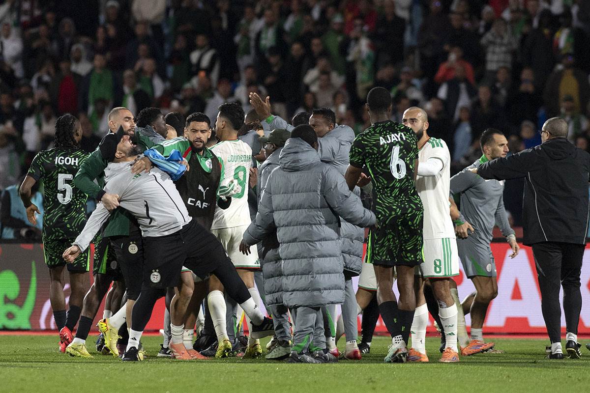 Tuča na Alžir - Nigerija (2).jpg