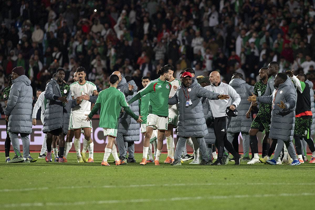 Tuča na Alžir - Nigerija (3).jpg