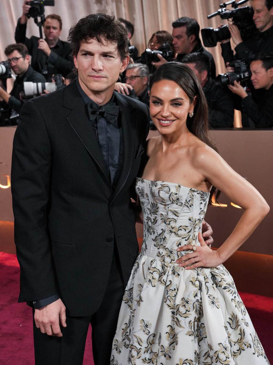 Mila Kunis Ešton Kučer (3).jpg