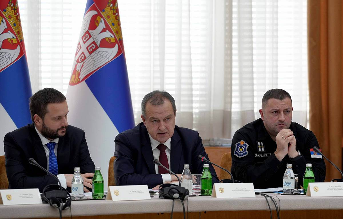 Sednica Republickog staba za vanredne situacije (9).jpg