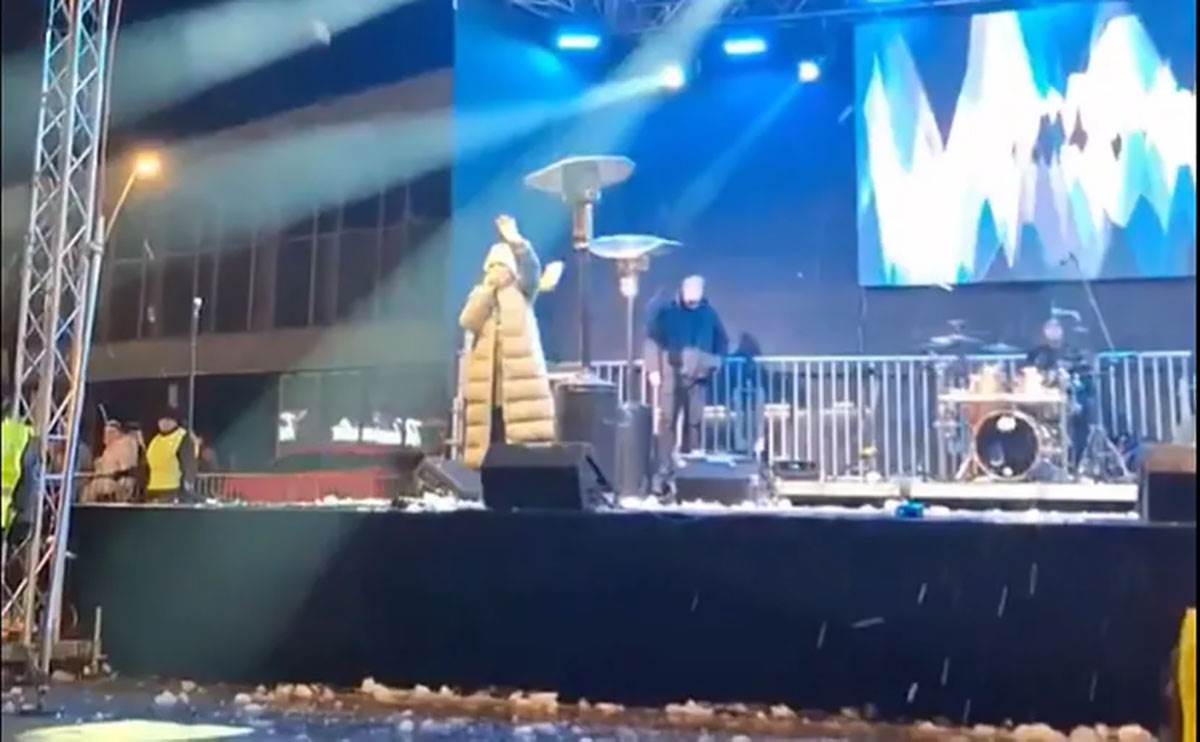 Karleuša besna zbog napada na Anu Bekutu (1).jpg