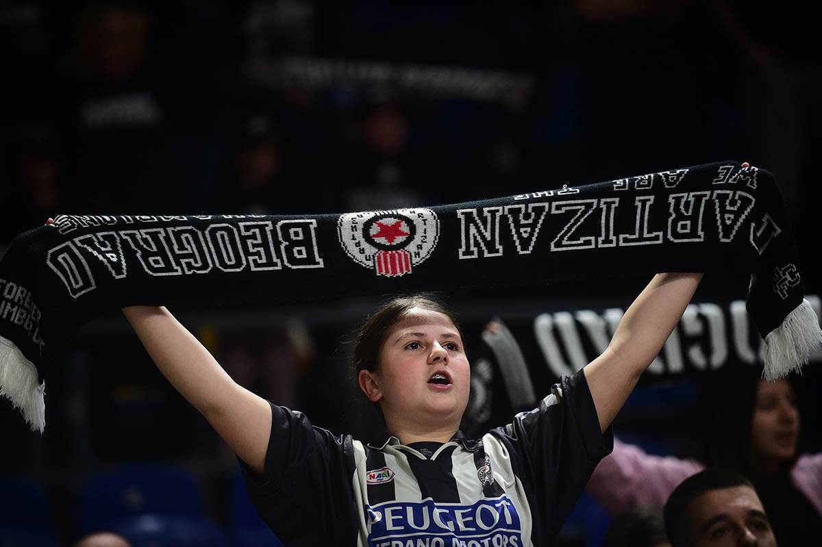 Partizan - Olimpijakos (2).jpg
