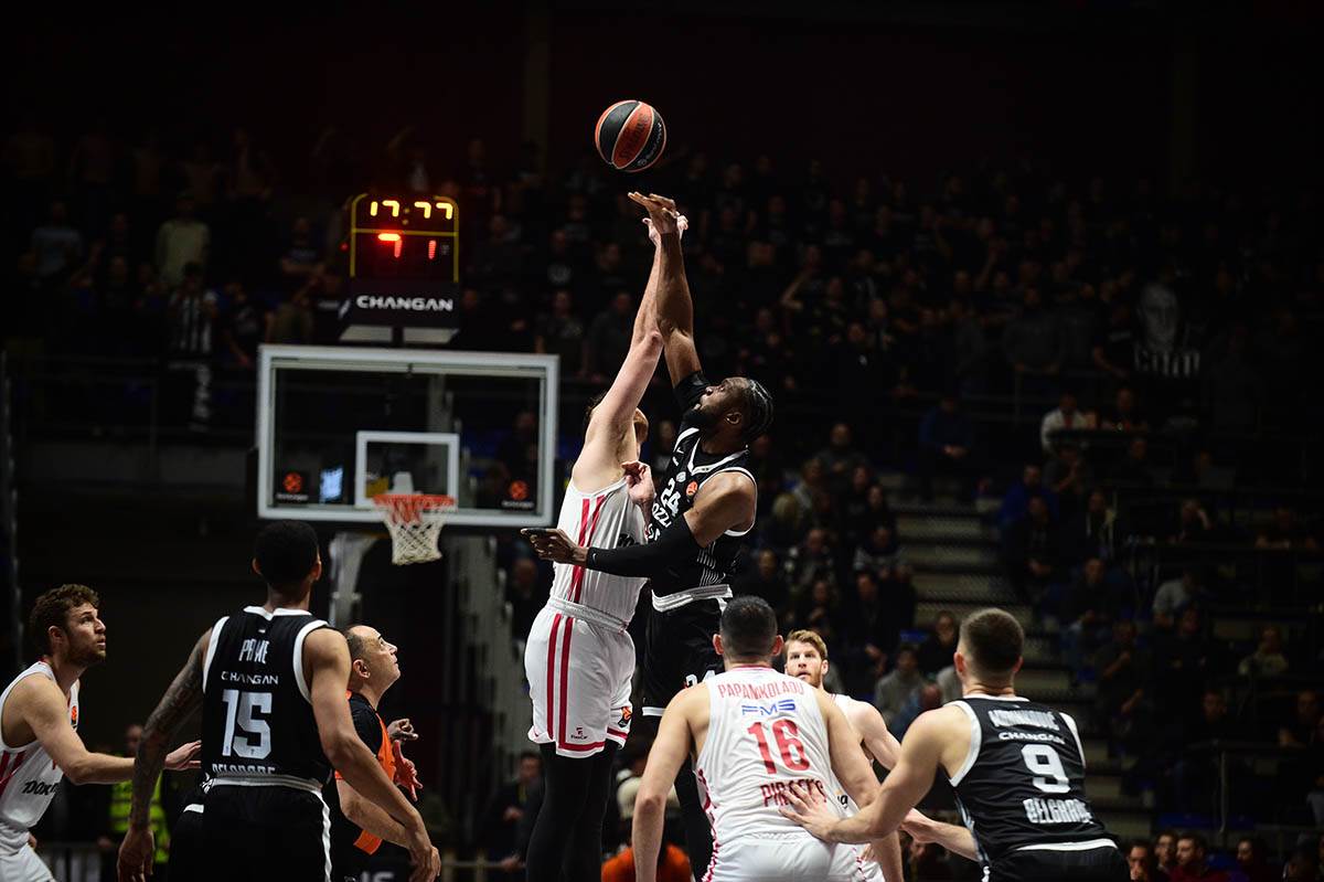 Partizan - Olimpijakos (3).jpg